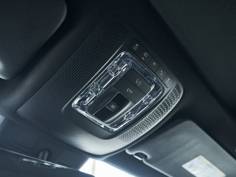 Used 2025 Mercedes-Benz GLB 250 GLB 250 w/ Exclusive Package image 60