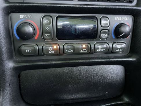 Used 2003 Chevrolet Corvette Convertible w/ Preferred Equipment Group1 image 20