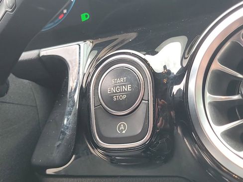 Used 2022 Mercedes-Benz GLA 250 w/ Premium Package Lite image 33