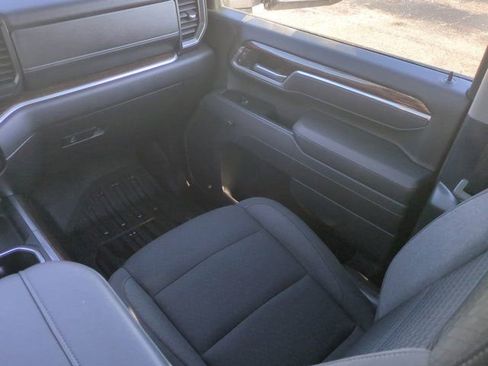 Used 2025 GMC Sierra 2500 SLE image 16