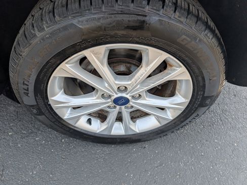 Used 2018 Ford Escape SE w/ SE Sync 3 Package AWD/4WD image 8