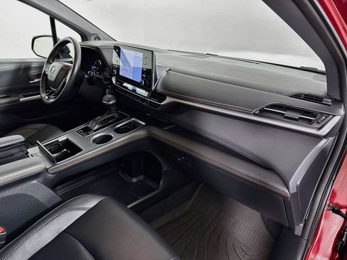 Certified 2021 Toyota Sienna XSE w/ XSE Plus Package FWD image 34