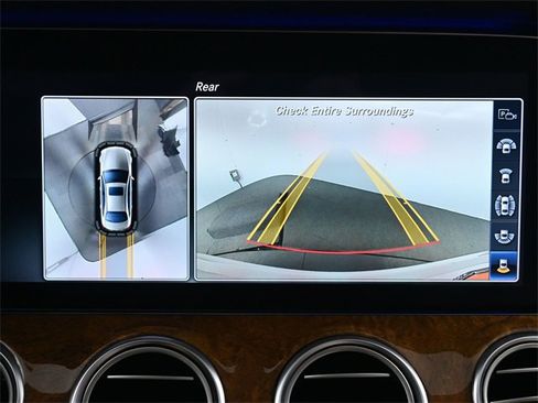 Used 2018 Mercedes-Benz E 300 4MATIC image 30