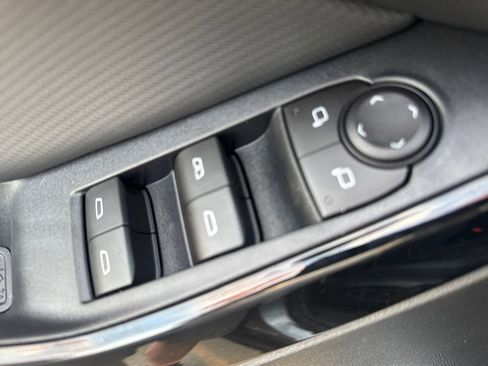 New 2026 Chevrolet Equinox LT w/ Convenience Package II FWD image 17