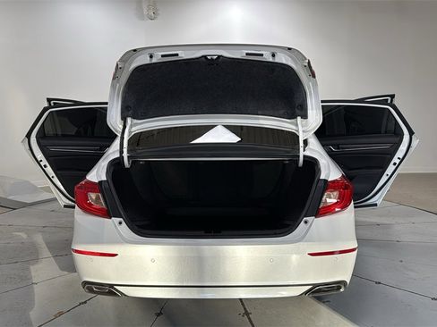 Used 2020 Honda Accord Touring image 16