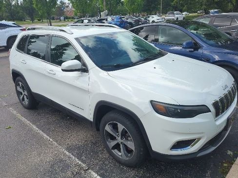 Used 2019 Jeep Cherokee Limited AWD/4WD image 2
