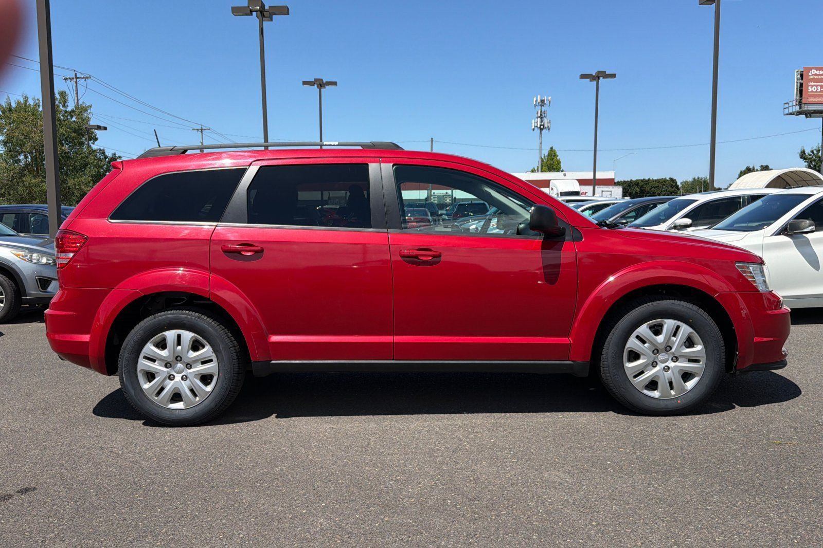 Used 2020 Dodge Journey SE w/ SE Popular Equipment Group FWD image 3