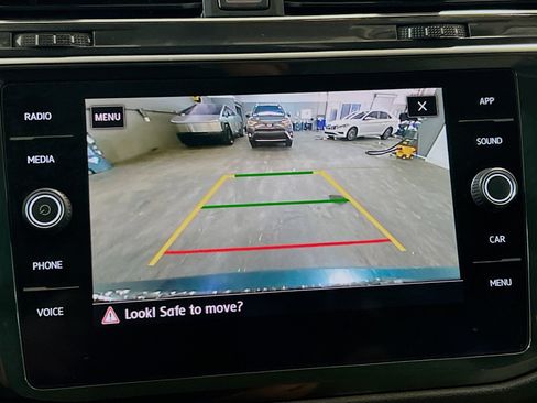 Used 2019 Volkswagen Tiguan SE FWD image 9