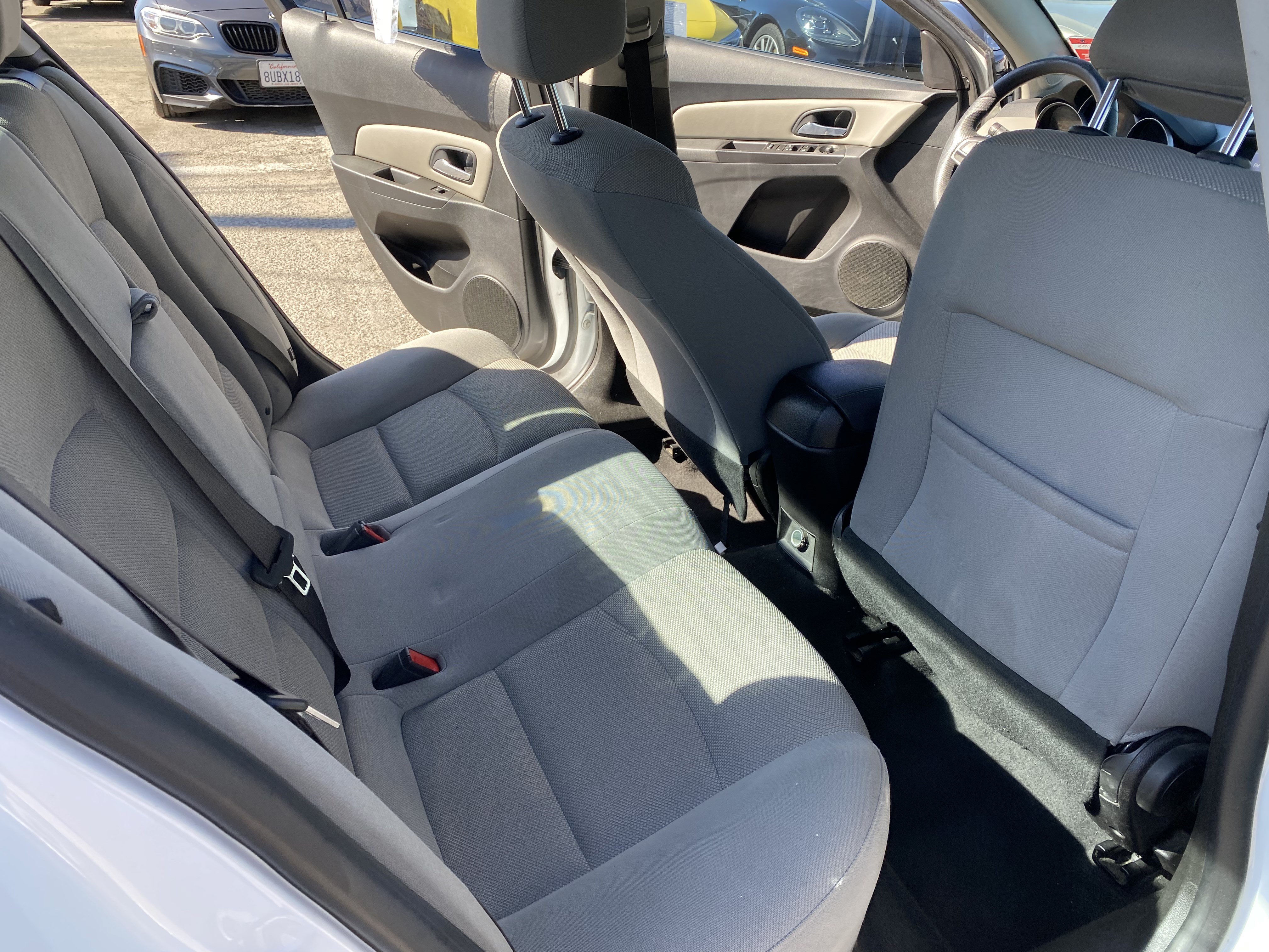 Used 2016 Chevrolet Cruze LT w/ Technology Package FWD image 17