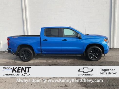 Used 2025 Chevrolet Silverado 1500 Custom image 3