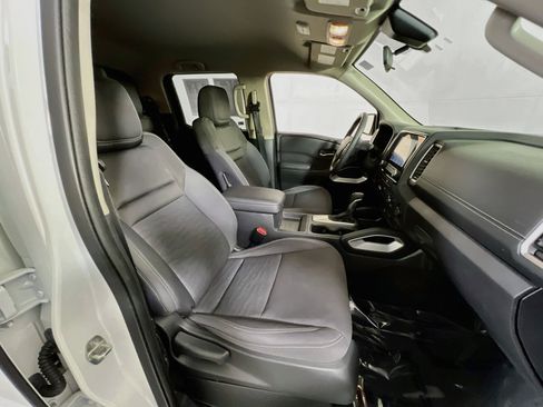 Used 2023 Nissan Frontier SV w/ Technology Package AWD/4WD image 25