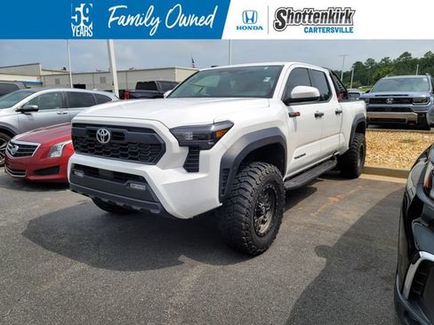 Used 2024 Toyota Tacoma TRD Off-Road AWD/4WD image 1