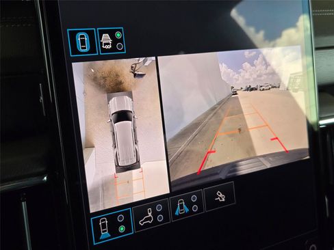 Used 2025 GMC Yukon Denali RWD image 19