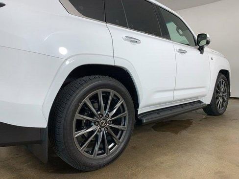 Used 2024 Lexus LX 600 F Sport image 33