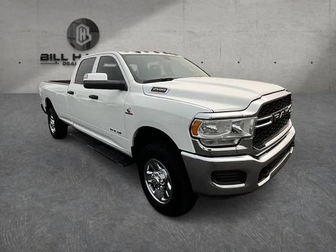 Used 2022 RAM 2500 Tradesman w/ Chrome Appearance Group AWD/4WD image 4