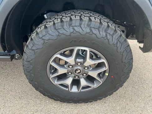 New 2025 Ford Bronco Badlands image 5