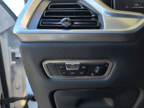 Certified 2023 BMW X7 xDrive40i w/ Premium Package image 15