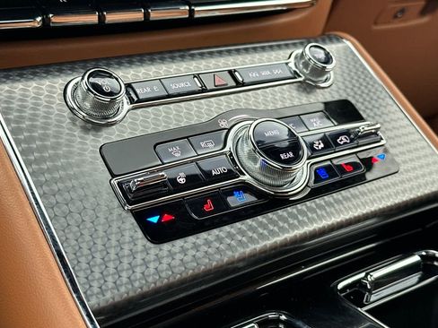 Certified 2023 Lincoln Aviator Black Label image 22