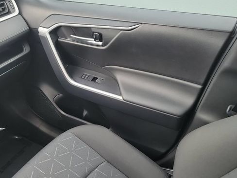 Certified 2025 Toyota RAV4 XLE w/ Convenience Package FWD image 18