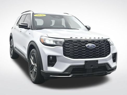 Certified 2026 Ford Explorer ST-Line w/ ST-Line Street Pack RWD image 3