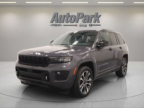 Certified 2023 Jeep Grand Cherokee Overland AWD/4WD image 8
