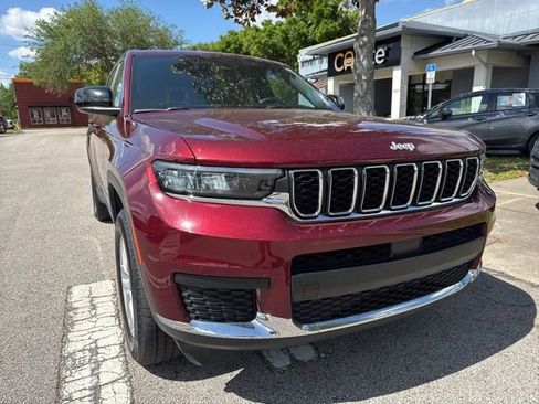 Used 2024 Jeep Grand Cherokee L Laredo RWD image 2