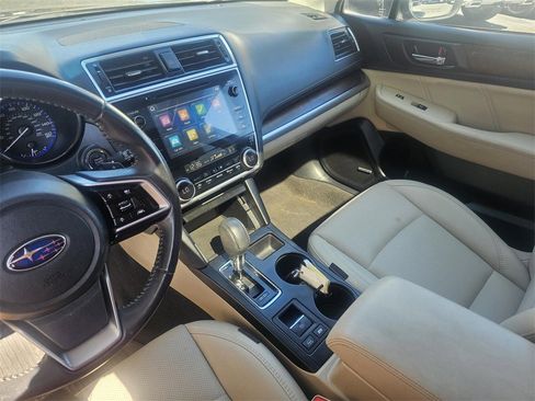 Used 2018 Subaru Outback 3.6R Limited image 21