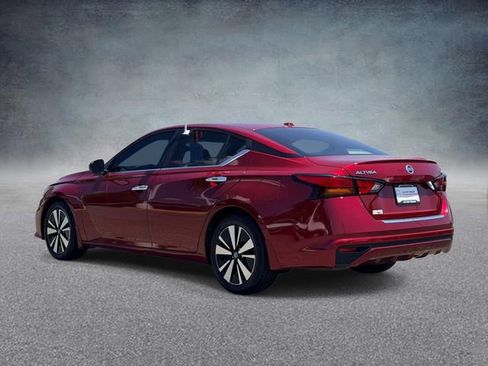 Used 2022 Nissan Altima 2.5 SV FWD image 4