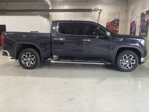 Used 2024 GMC Sierra 1500 SLT w/ SLT Premium Plus Package AWD/4WD image 9