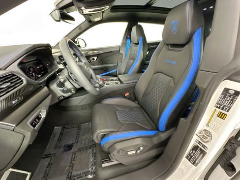 Used 2024 Lamborghini Urus Performante AWD/4WD image 20