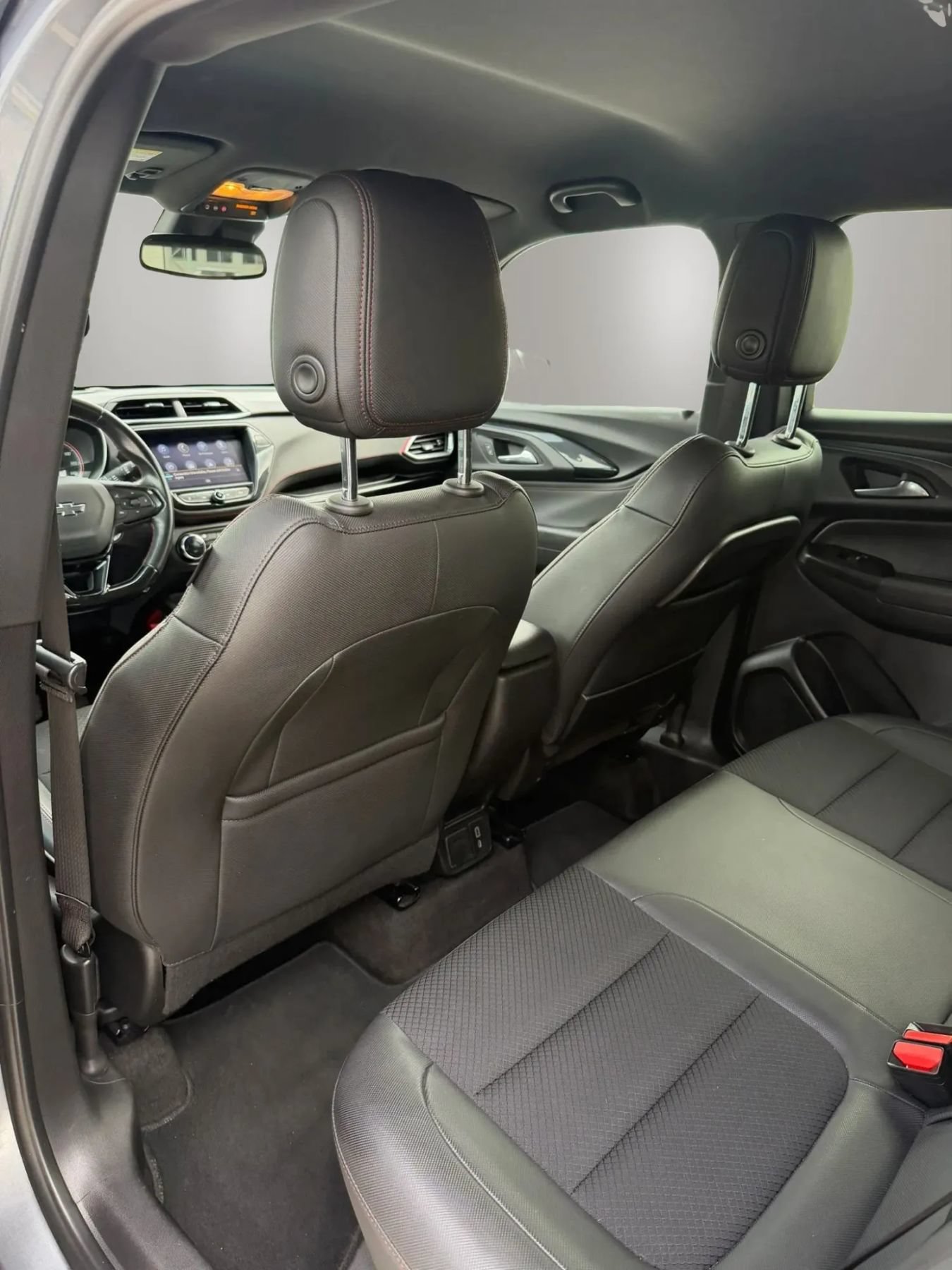 Used 2021 Chevrolet TrailBlazer RS w/ Technology Package FWD image 12