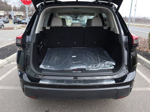 Certified 2025 Nissan Rogue SV AWD/4WD image 28