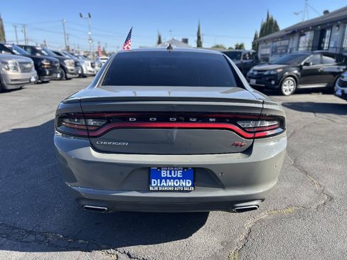 Used 2018 Dodge Charger R/T w/ Plus Group RWD image 5