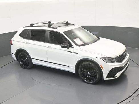 Used 2022 Volkswagen Tiguan SE R-Line image 51