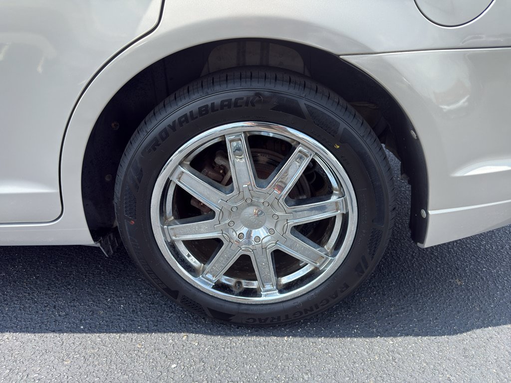 Used 2010 Ford Fusion SE FWD image 17