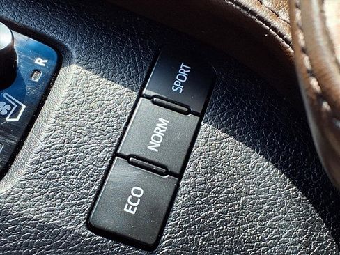 Used 2013 Toyota Avalon Limited image 23