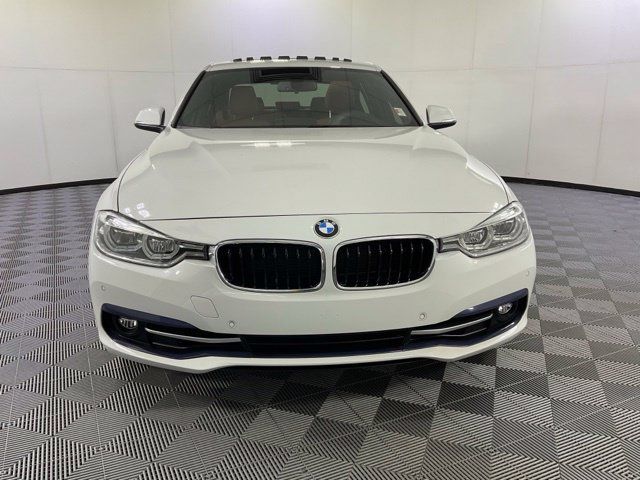 Used 2017 BMW 330i xDrive Sedan AWD/4WD image 2