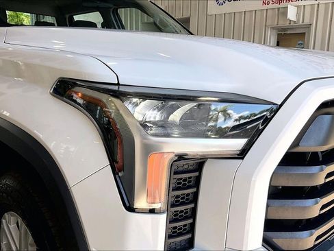 Used 2022 Toyota Tundra SR5 AWD/4WD image 25