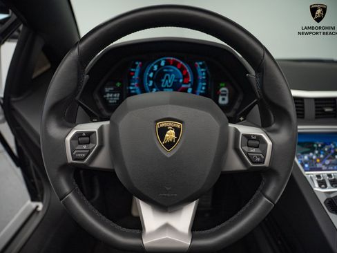 Used 2019 Lamborghini Aventador S image 31