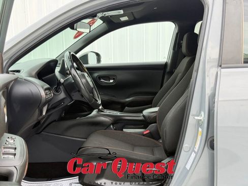 Used 2023 Honda HR-V Sport image 9