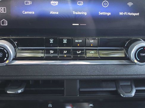 Used 2024 Chevrolet Colorado Trail Boss w/ Technology Package AWD/4WD image 19