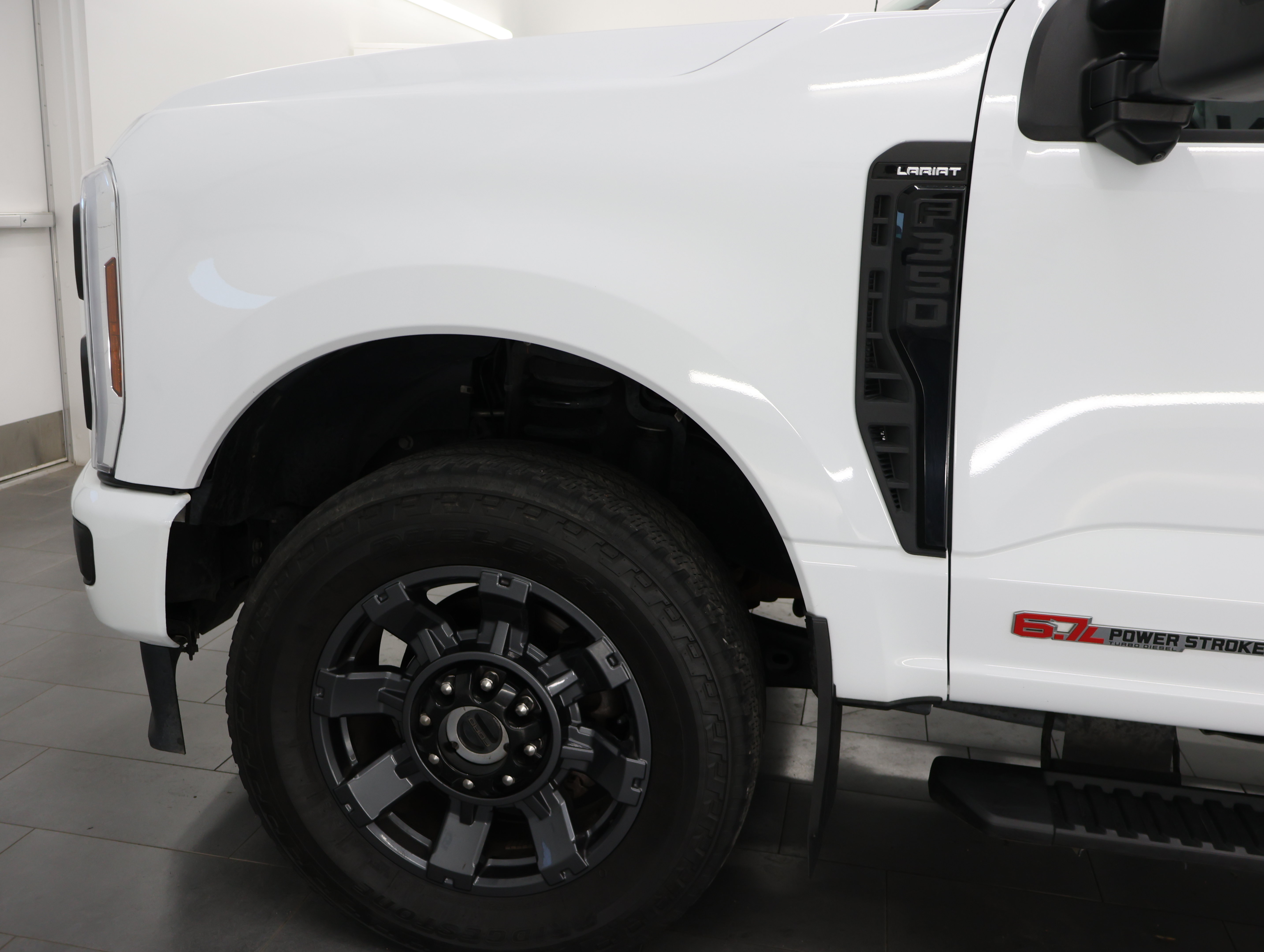 Used 2024 Ford F350 Lariat w/ Sport Appearance Package AWD/4WD image 39