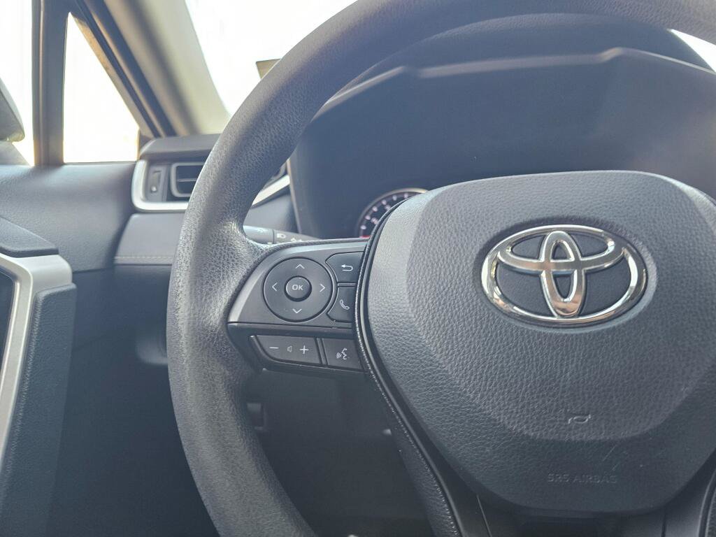 Used 2019 Toyota RAV4 LE w/ Carpet Mat Package AWD/4WD image 31