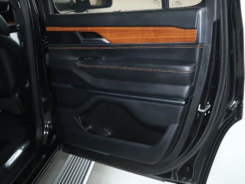 Used 2024 Jeep Grand Wagoneer Series III w/ HD Trailer Tow Package AWD/4WD image 36