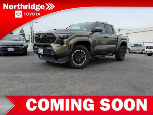 Used 2024 Toyota Tacoma TRD Sport w/ TRD Sport Upgrade Package image 3