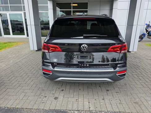Used 2023 Volkswagen Taos SE w/ Panoramic Sunroof Package AWD/4WD image 3