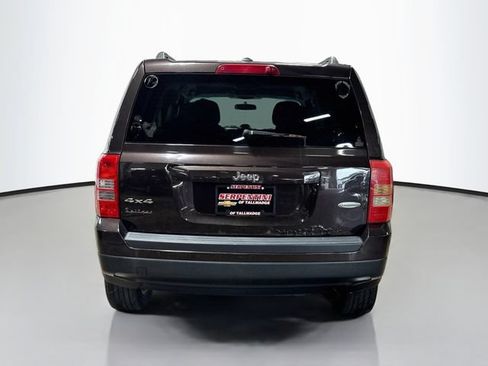 Used 2014 Jeep Patriot Latitude AWD/4WD image 7