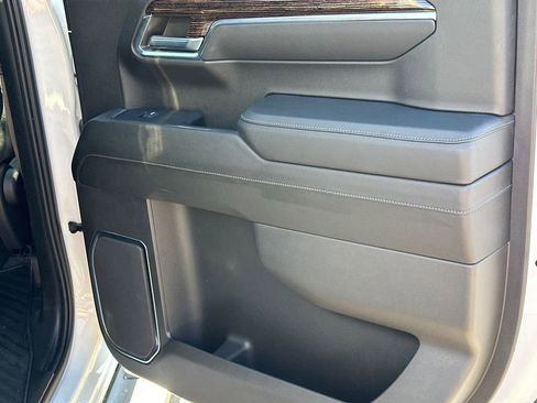Used 2023 GMC Sierra 1500 Elevation image 15