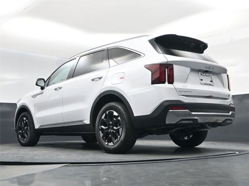 New 2026 Kia Sorento S w/ S Panoramic Sunroof Package image 17