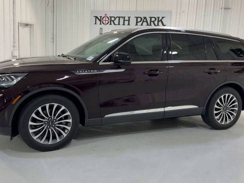 Used 2023 Lincoln Aviator Reserve w/ Elements Package Plus image 6